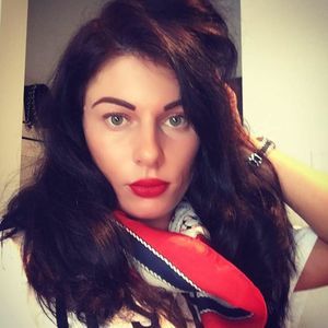 Meet your Posher, Elise